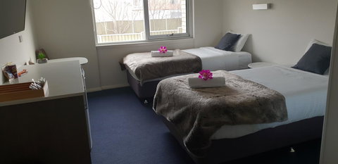 Carlton Suites - New Castle Holiday 6