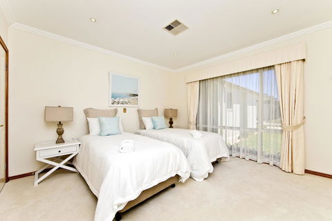 One Mile Mansion - Private Coastal Retreat FREE FAMILY ADVENTURE PASS - New Castle Holiday 16
