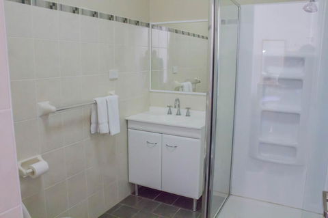 Gardners Inn Hotel - New Castle Holiday 16