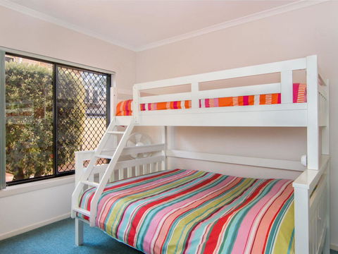 Horizons 1 - New Castle Holiday 4