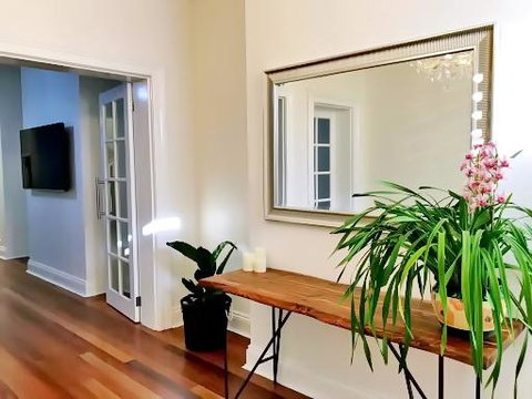 The Rocksberry - New Castle Holiday 0