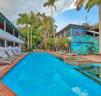 Arts Factory Lodge - New Castle Holiday