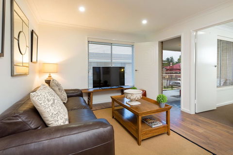 Sleeping In Style - Central & Sophisticated - New Castle Holiday 5