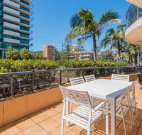 Millennium 102 with pool in complex - New Castle Holiday