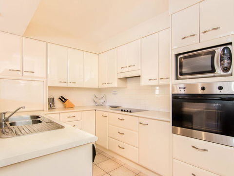 Millennium 102 With Pool In Complex - New Castle Holiday 9