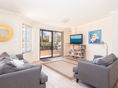 Millennium 102 With Pool In Complex - New Castle Holiday 7