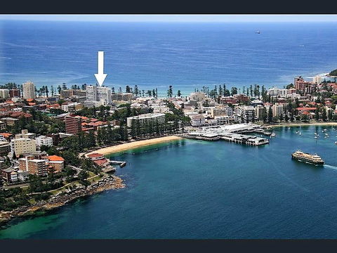 Relaxed Beachside Living - New Castle Holiday 21