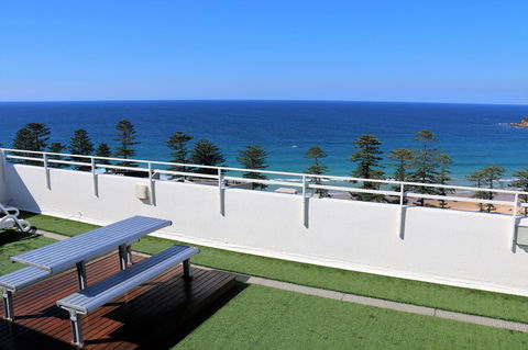 Relaxed Beachside Living - New Castle Holiday 17