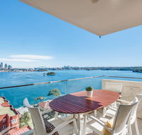 Panoramic harbour views and unbeatable comfort - New Castle Holiday