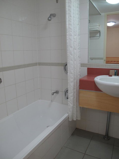 Crowne Plaza Alice Springs Lasseters, An IHG Hotel - New Castle Holiday 6