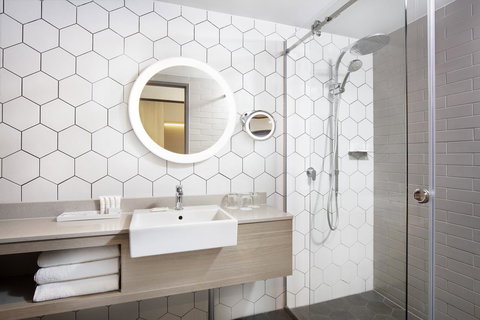 Crowne Plaza Alice Springs Lasseters, An IHG Hotel - New Castle Holiday 4