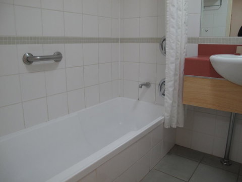 Crowne Plaza Alice Springs Lasseters, An IHG Hotel - New Castle Holiday 5