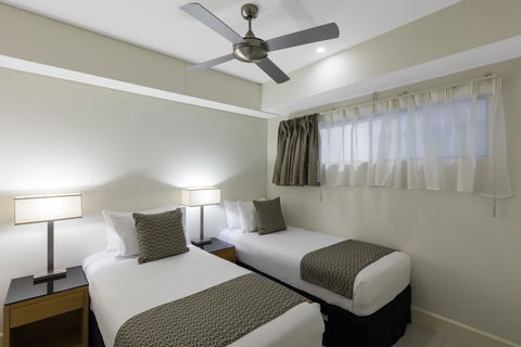 Oaks Darwin Elan Hotel - New Castle Holiday 18