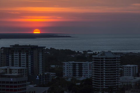 Oaks Darwin Elan Hotel - New Castle Holiday 24
