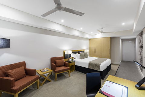 Oaks Darwin Elan Hotel - New Castle Holiday 11