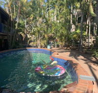 Frogs-Hollow Backpackers - New Castle Holiday