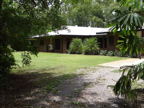 DARWIN'S SHADY ACRES RETREAT - New Castle Holiday 1