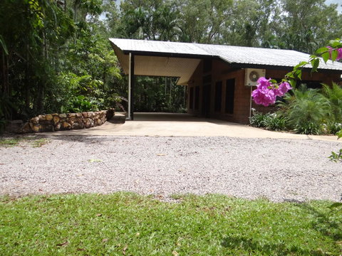 DARWIN'S SHADY ACRES RETREAT - New Castle Holiday 2