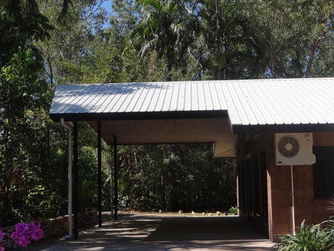 DARWIN'S SHADY ACRES RETREAT - New Castle Holiday 3