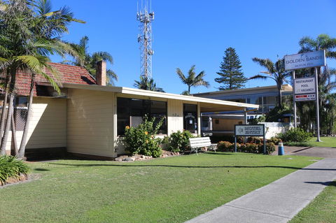 Golden Sands Motor Inn - New Castle Holiday 10
