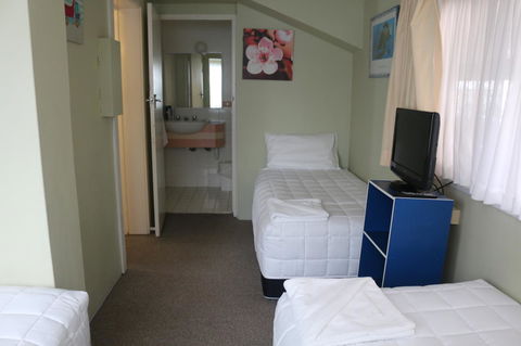 Golden Sands Motor Inn - New Castle Holiday 22