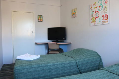 Golden Sands Motor Inn - New Castle Holiday 19
