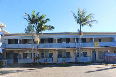 Golden Sands Motor Inn - New Castle Holiday 11