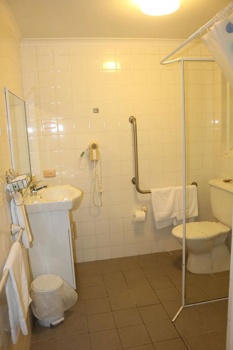 Golden Sands Motor Inn - New Castle Holiday 23