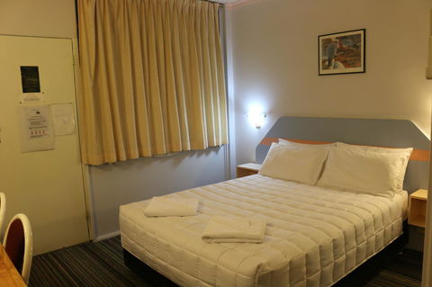 Golden Sands Motor Inn - New Castle Holiday 16