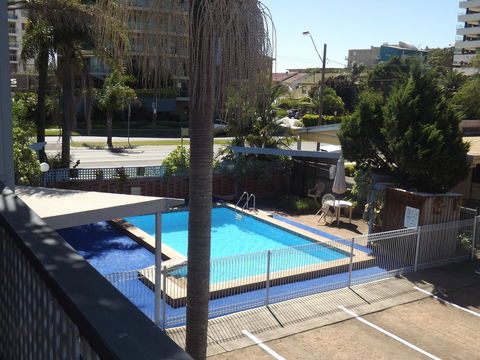 Golden Sands Motor Inn - New Castle Holiday 9