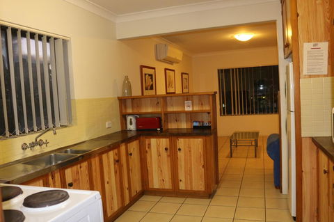 Golden Sands Motor Inn - New Castle Holiday 7