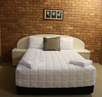 Golden Sands Motor Inn - New Castle Holiday