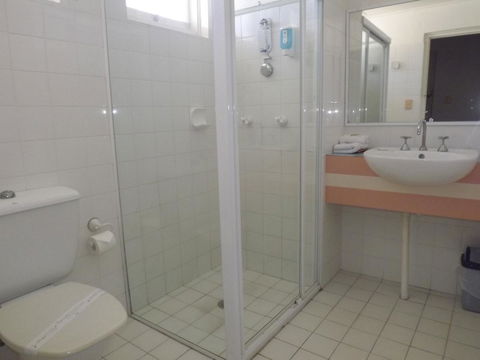 Golden Sands Motor Inn - New Castle Holiday 30