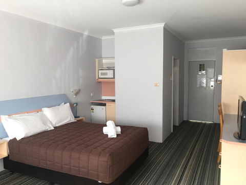 Golden Sands Motor Inn - New Castle Holiday 8