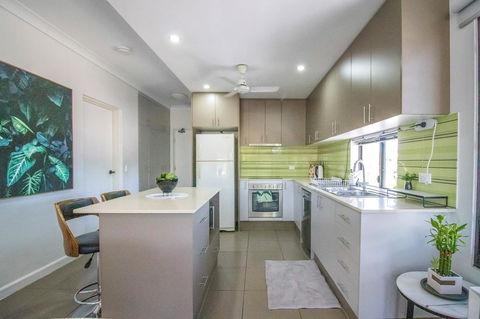 ZEN QUEST - The NOMADS PAD Near Nightcliff Markets & Sunset Foreshore - New Castle Holiday 26