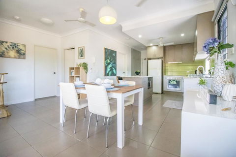 ZEN QUEST - The NOMADS PAD Near Nightcliff Markets & Sunset Foreshore - New Castle Holiday 13