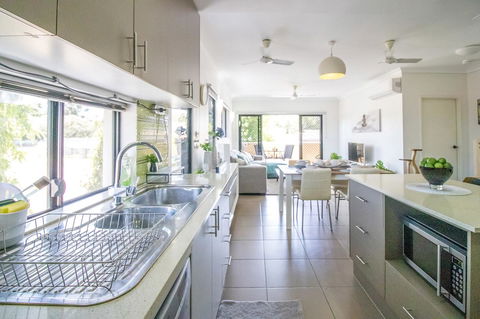 ZEN QUEST - The NOMADS PAD Near Nightcliff Markets & Sunset Foreshore - New Castle Holiday 25