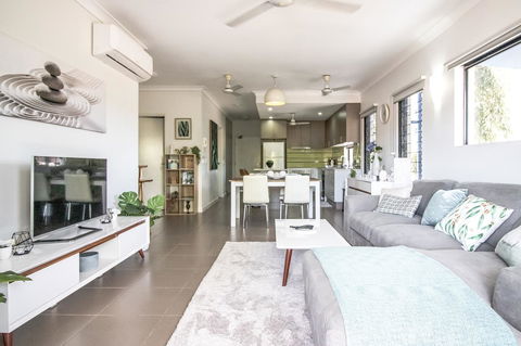 ZEN QUEST - The NOMADS PAD Near Nightcliff Markets & Sunset Foreshore - New Castle Holiday 1
