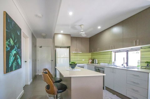 ZEN QUEST - The NOMADS PAD Near Nightcliff Markets & Sunset Foreshore - New Castle Holiday 27
