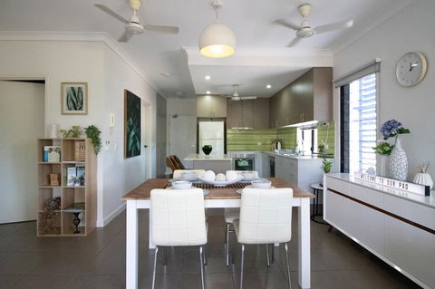 ZEN QUEST - The NOMADS PAD Near Nightcliff Markets & Sunset Foreshore - New Castle Holiday 28