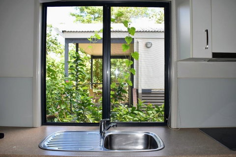 Hidden Valley Holiday Park Darwin - New Castle Holiday 24