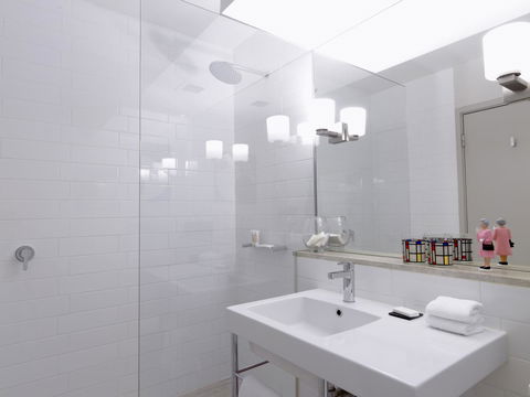 QT Canberra - New Castle Holiday 38