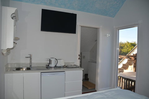 Garden Room - New Castle Holiday 3