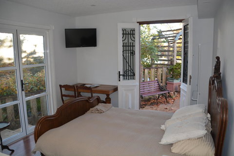 Garden Room - New Castle Holiday 4