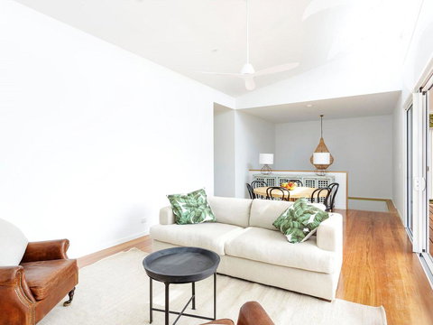 Bombora @ Bluey's Beach - New Castle Holiday 1