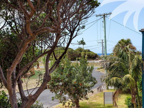 Bombora @ Bluey's Beach - New Castle Holiday 2