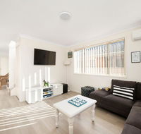 Bombora  Fingal Bay - New Castle Holiday