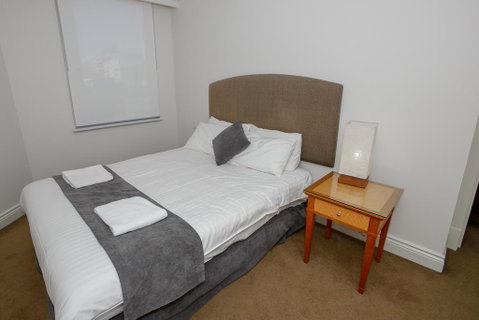 Bond 1603 - New Castle Holiday 0