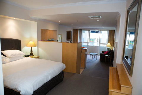 Bond 215 - New Castle Holiday 0