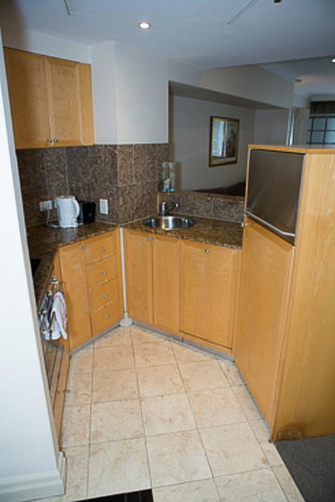 Bond 512 - New Castle Holiday 3